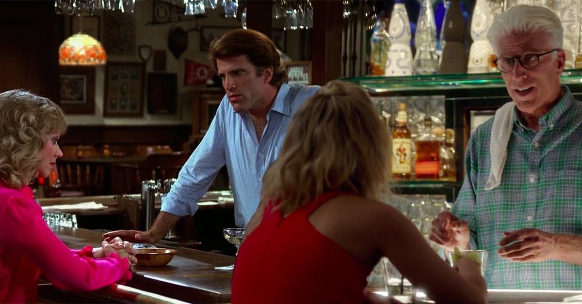 Ted Danson seguì un corso da barman per due settimane per prepararsi al ruo...