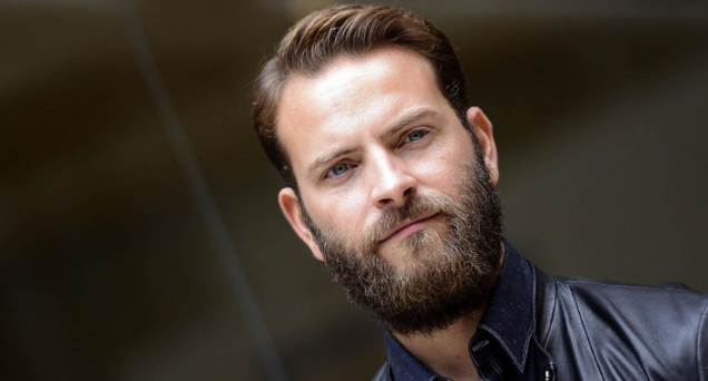 Alessandro Borghi: carriera, vita privata e fidanzata dell’attore romano