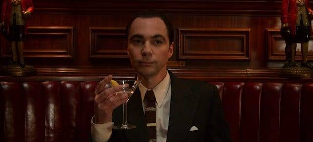 Jim Parsons in una scena di Hollywood, tra le migliori miniserie Netflix