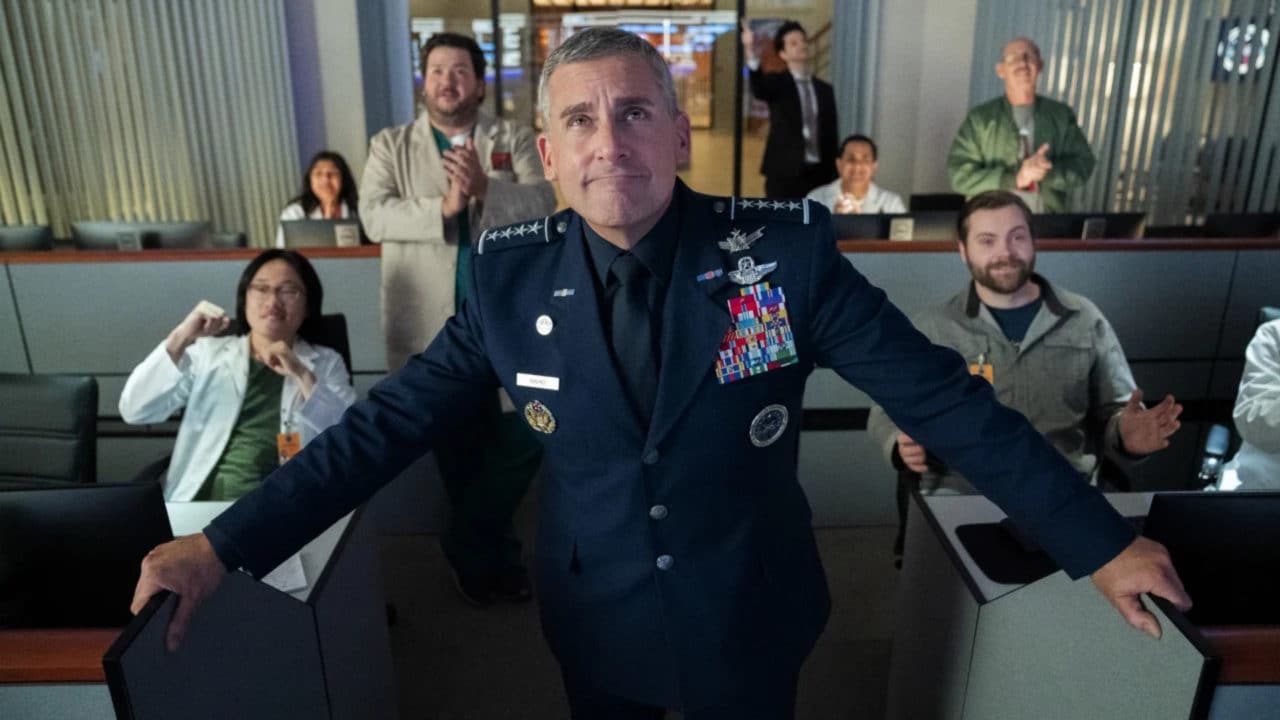 Steve Carrell in una scena tratta da Space Force