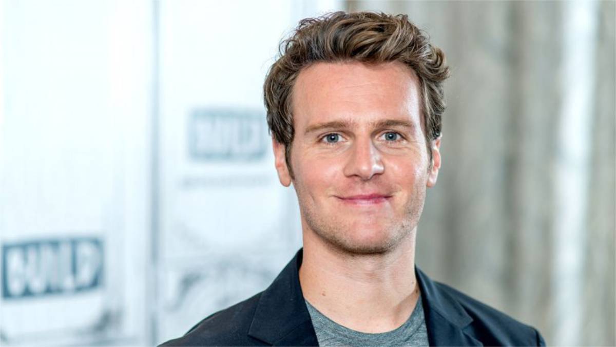 7 curiosità su Jonathan Groff, il geniale Holden di Mindhunter