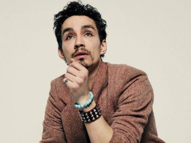 robert sheehan