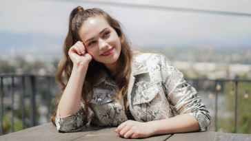 mary mouser