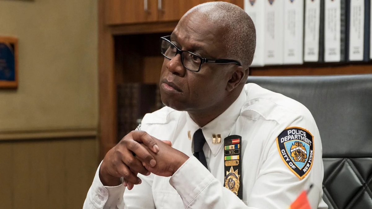 10 libri che non possono proprio mancare nel comodino di Raymond Holt