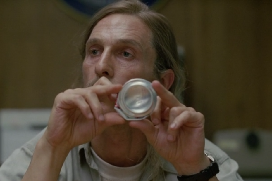 Matthew McConaughey in una scena di True Detective, una delle migliori serie tv degli ultimi anni