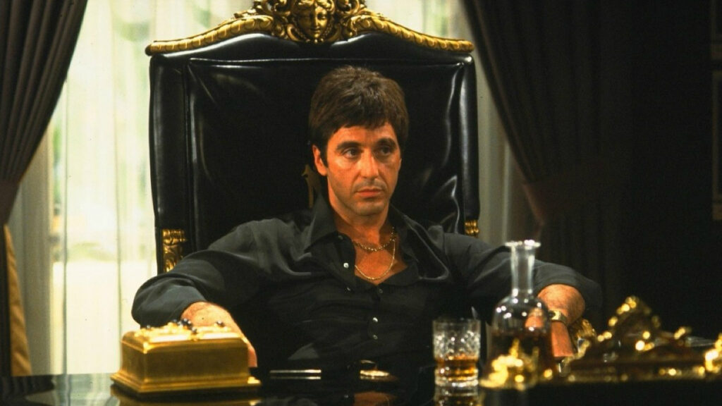 Al Pacino in una scena di Scarface, tra i migliori film da vedere su Netflix