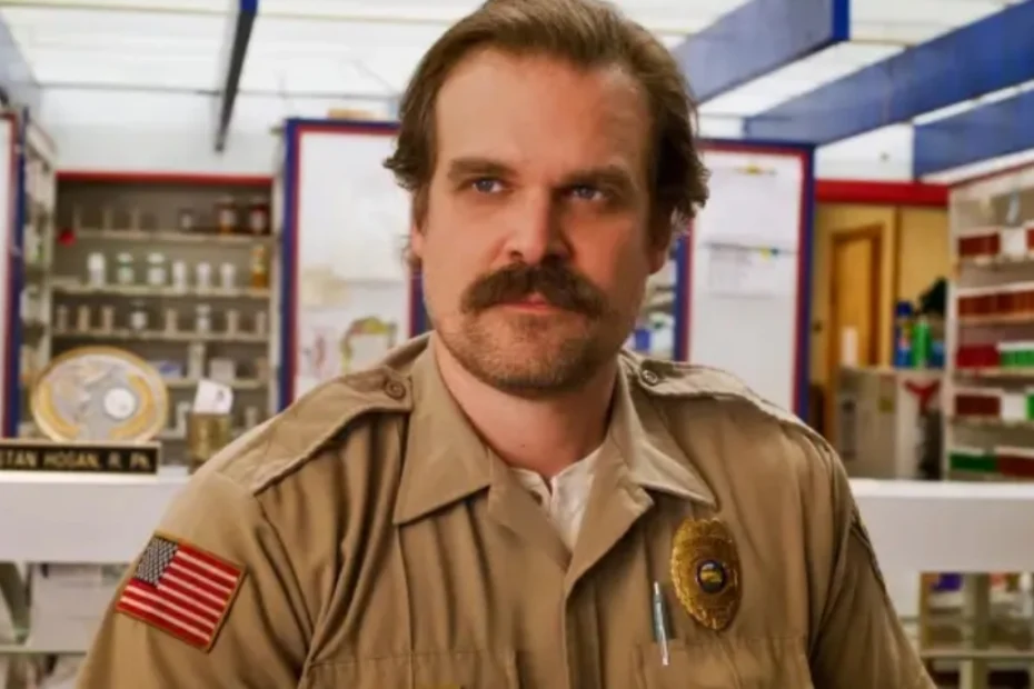 In foto David Harbour nei panni di Jim Hopper in una scena di Stranger Things