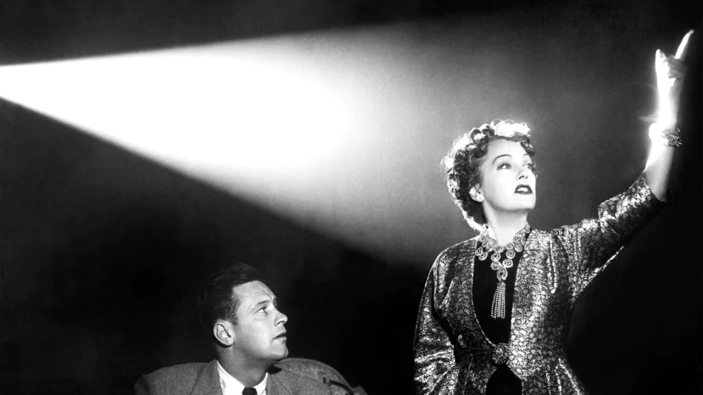 William Holden e Gloria Swanson in una scena di Viale del Tramonto, uno dei migliori film da vedere