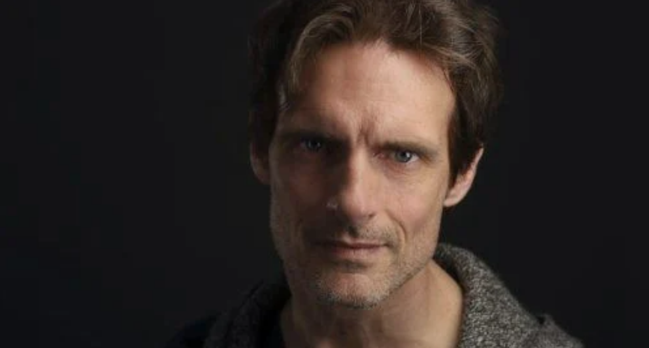 5 curiosità su Scott McCord, l’enigmatico Victor di From