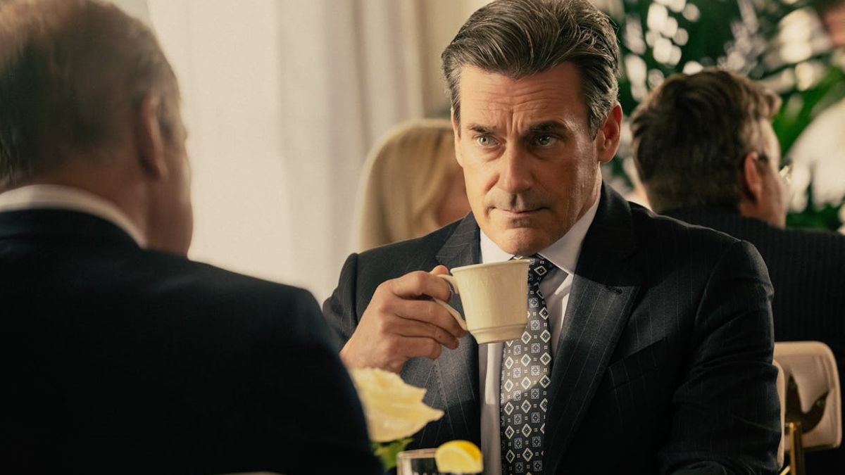 Jon Hamm in una scena di Landman 1x08 in cui interpreta Monty Miller