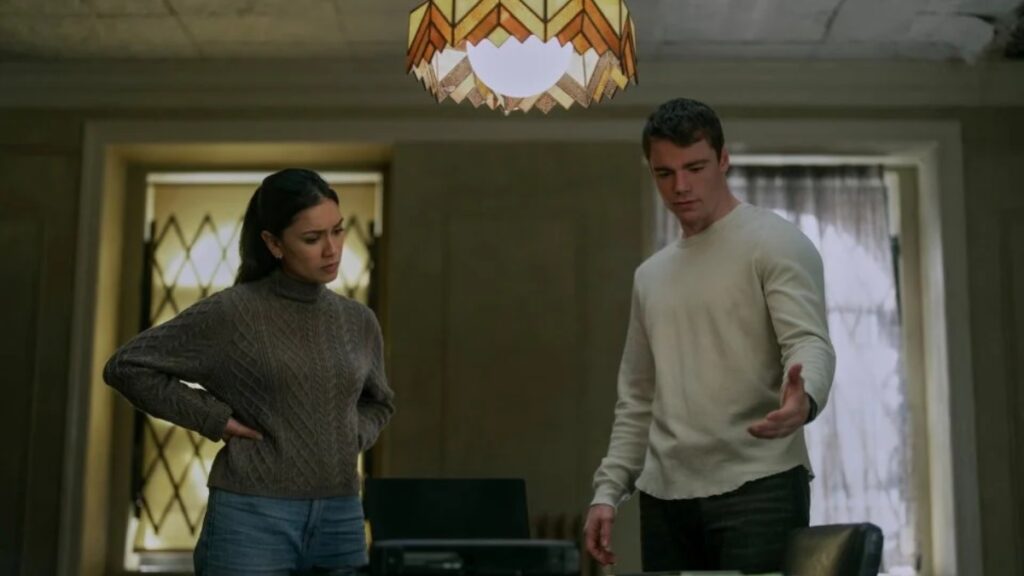 Rose e Peter in The Night Agent 2, una delle Serie Tv da vedere su Netflix