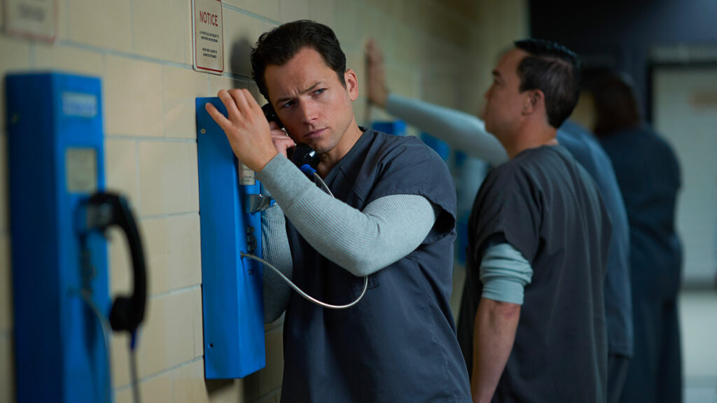 Jimmy Keene in una delle scene di Black Bird, una serie tv da vedere su Apple TV+ per gli amanti del genere thriller