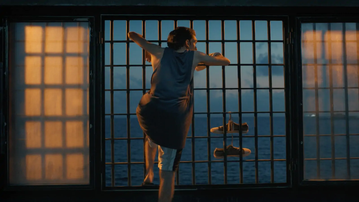 Cardiotrap in una scena di Mare Fuori 5