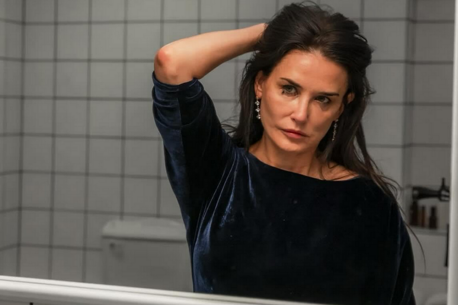 La protagonista Demi Moore di uno dei film più popolaro della settimana: The Substance
