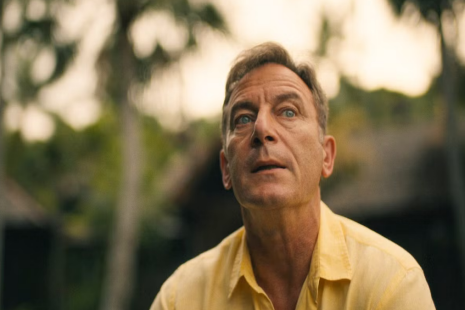 Jason Isaacs in una scena di The White Lotus 3