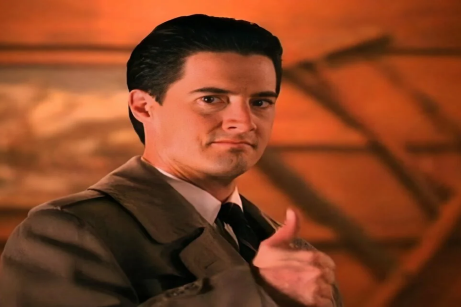 Dale Cooper in una scena di Twin Peaks, tra le migliori Serie Tv anni '90