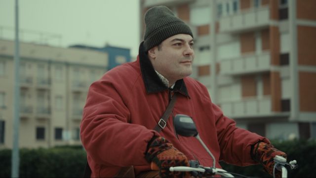 Il sorprendente Yuri Turci nei panni di Omar