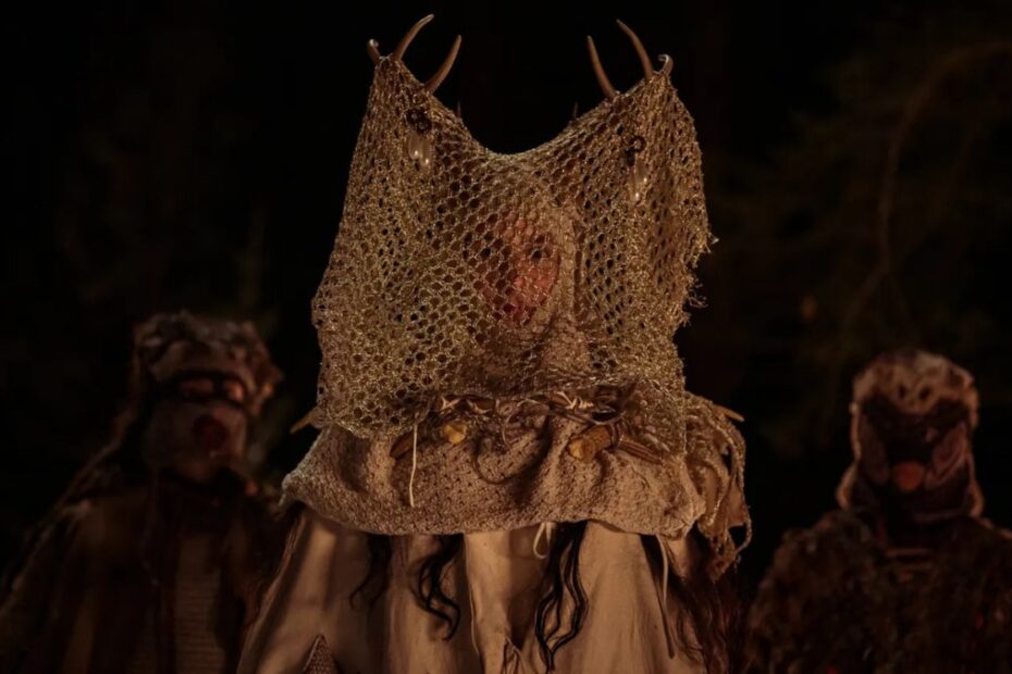 Shauna viene incoronata regina in Yellowjackets 3x10