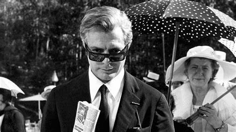 Marcello Mastroianni in 8 1/2, tra i migliori film da vedere su Netflix