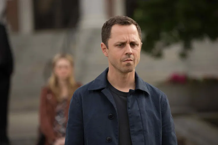 Giovanni Ribisi è Peter Murphy in una scena di Sneaky Pete