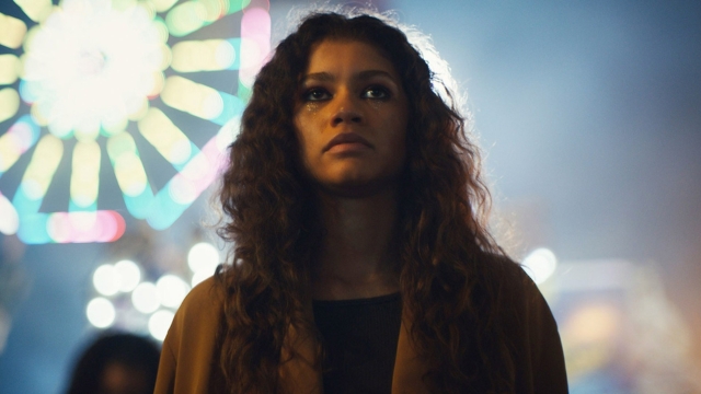 Rue in una scena di Euphoria, una delle Serie Tv da vedere