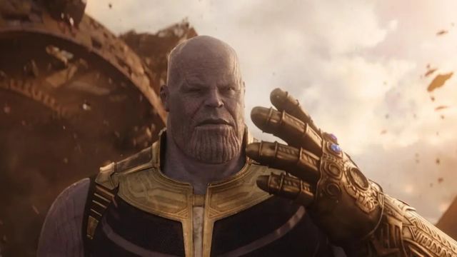 Thanos con il guanto dell'infinito