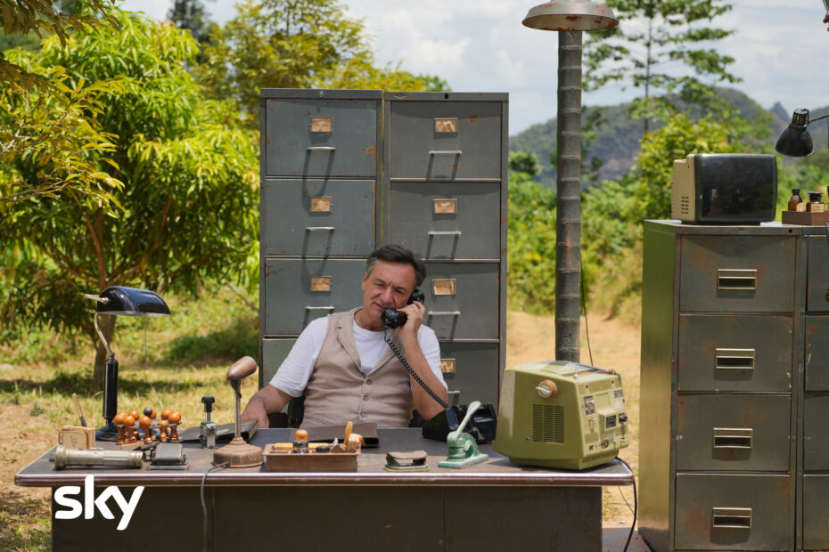 Fabio Caressa presenta Money Road - Ogni tentazione ha un prezzo, imagini concesse da Sky Italia