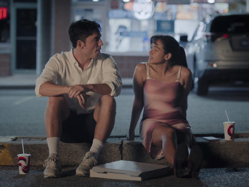 Una scena tratta da Overcompensating, una delle Serie Tv da vedere arrivate nell'ultimo periodo