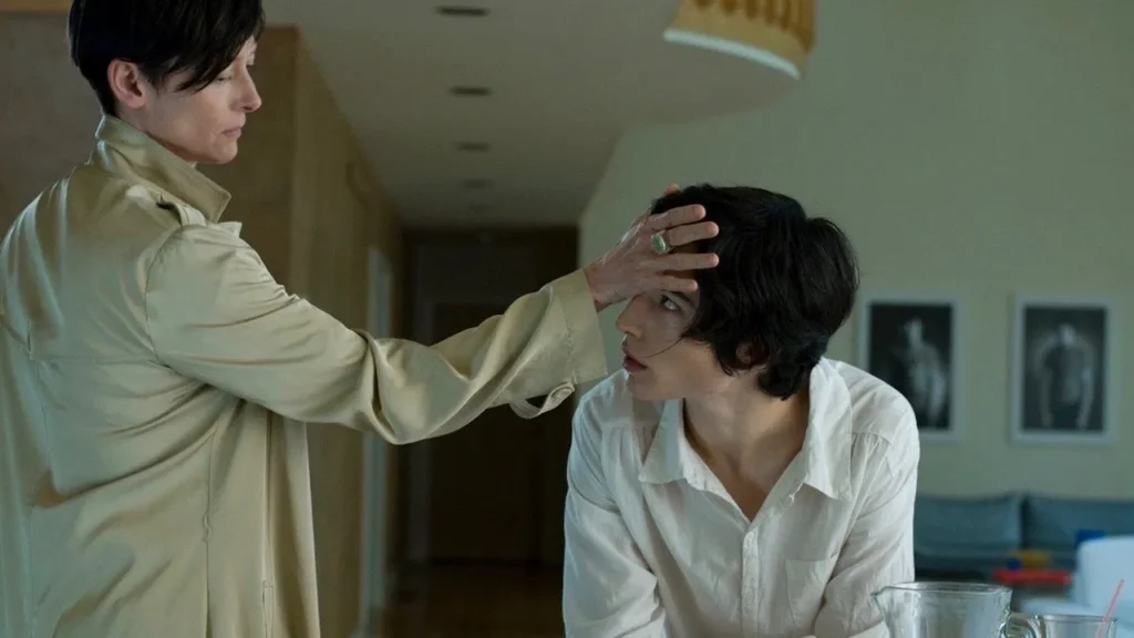 Tilda Swinton ed. Ezra Miller in We Need to Talk About Kevin, tra i film da vedere che non sapevano di essere horror