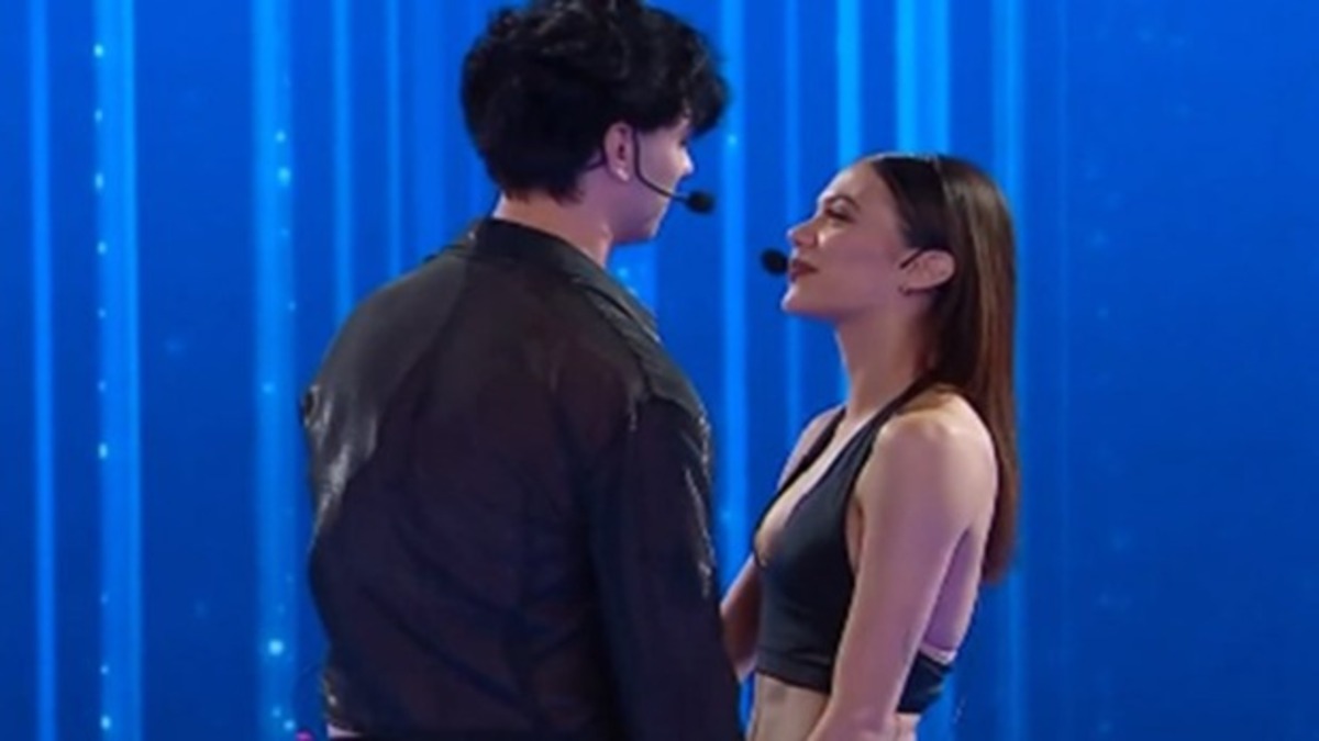 Chiara e TrigNo durante una puntata del serale di Amici 2025