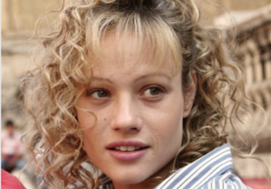 Chiara Mastalli aka Simona (Tre metri sopra l'Italia)