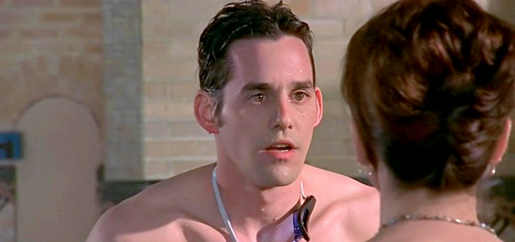 In questo episodio surreale (ma non troppo), la squadra di nuoto della scuola si trasforma gradualmente in creature anfibie