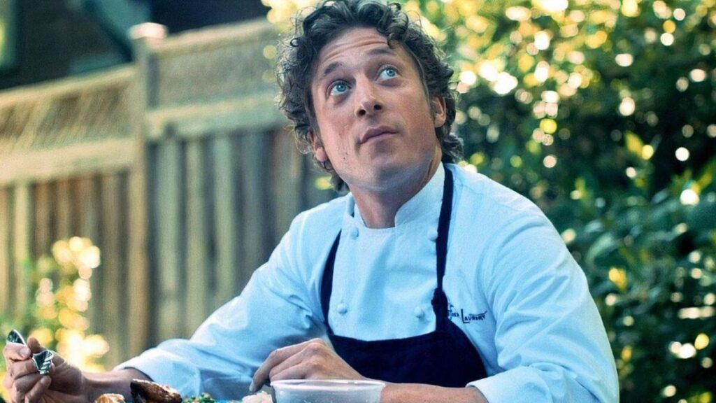 Jeremy Allen White è Carmy nella quarta stagione di The Bear, una delle migliori serie tv da vedere su Disney+