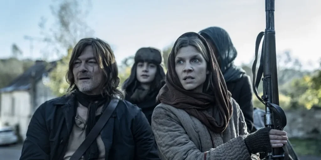Daryl e Isabelle in una scena della seconda puntata di The Walking Dead: Daryl Dixon