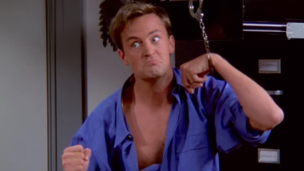 Matthew Perry ammanettato per sbaglio in una puntata