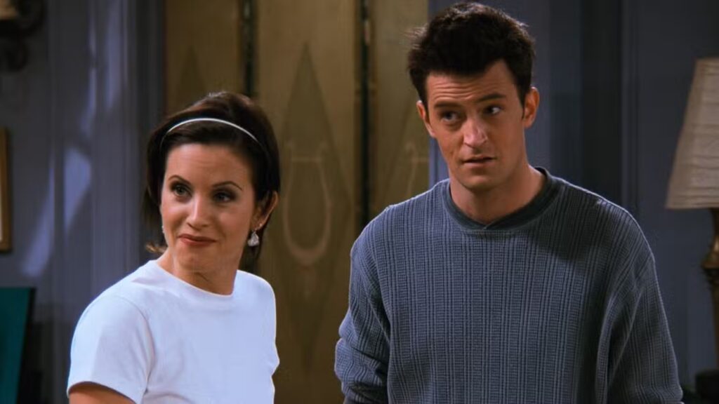 Chandler ha baciato una delle sette sorelle di Joey