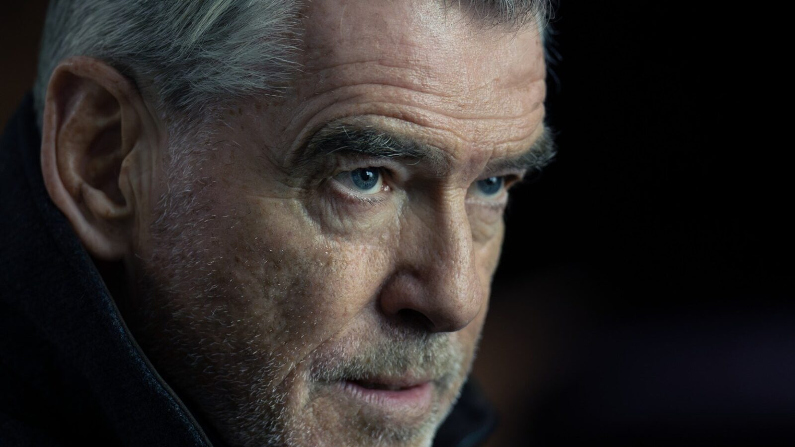 Pierce Brosnan è un boss spietato in MobLand 1x04