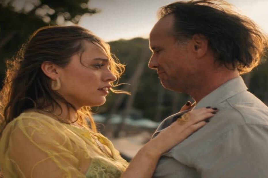 Walton Goggins e Aimee Lou Wood nel finale di The White Lotus 3