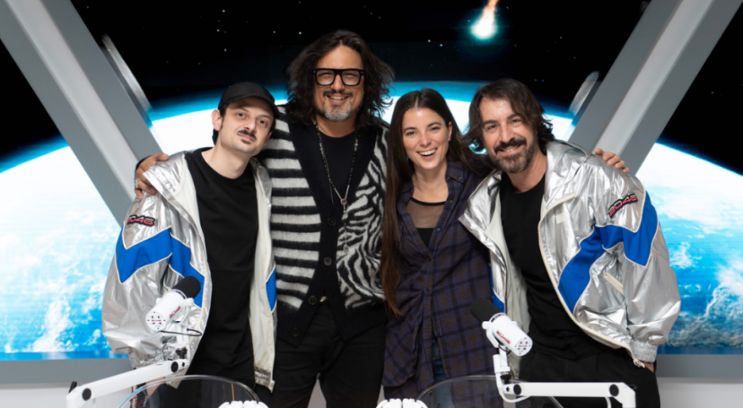 2046, il podcast: gli host insieme a due ospiti