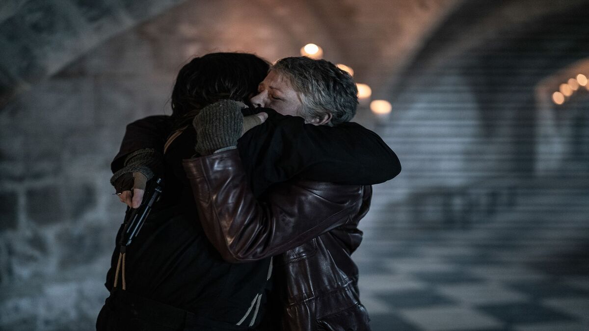 Carol e Daryl in The Walking Dead: Daryl Dixon