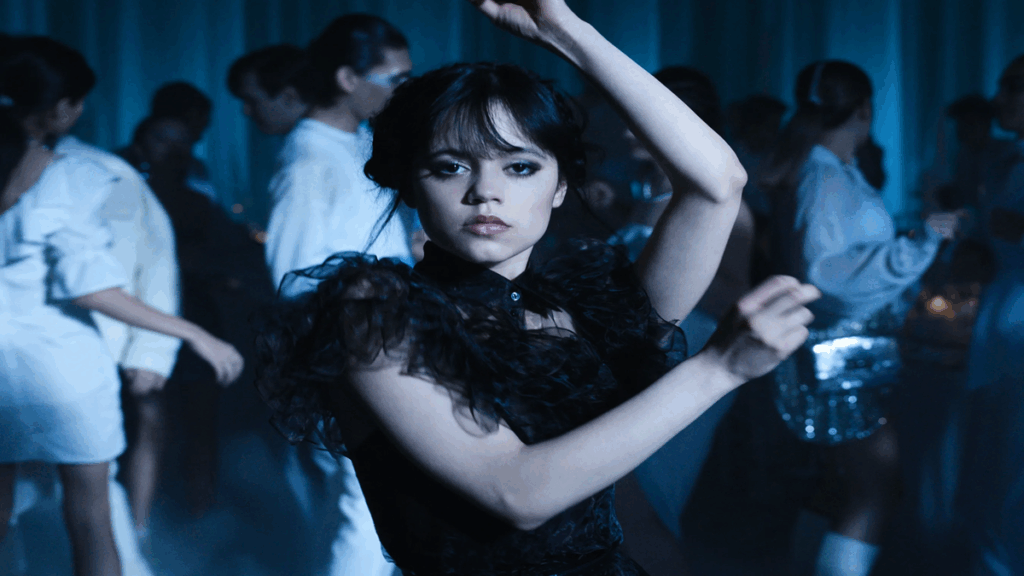 Jenna Ortega in una scena di Mercoledì, una delle Serie Tv da vedere più attese 