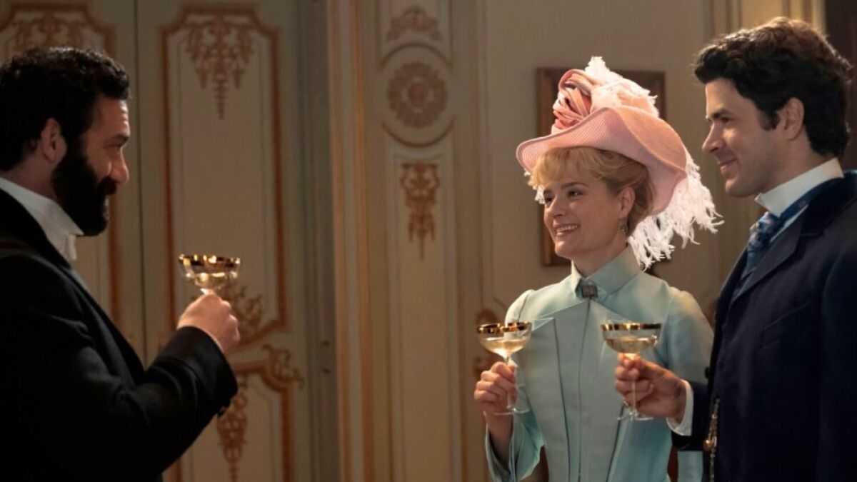 Larry e Marian ricevono le congratulazioni di Mr Russell in The Gilded Age 3x05