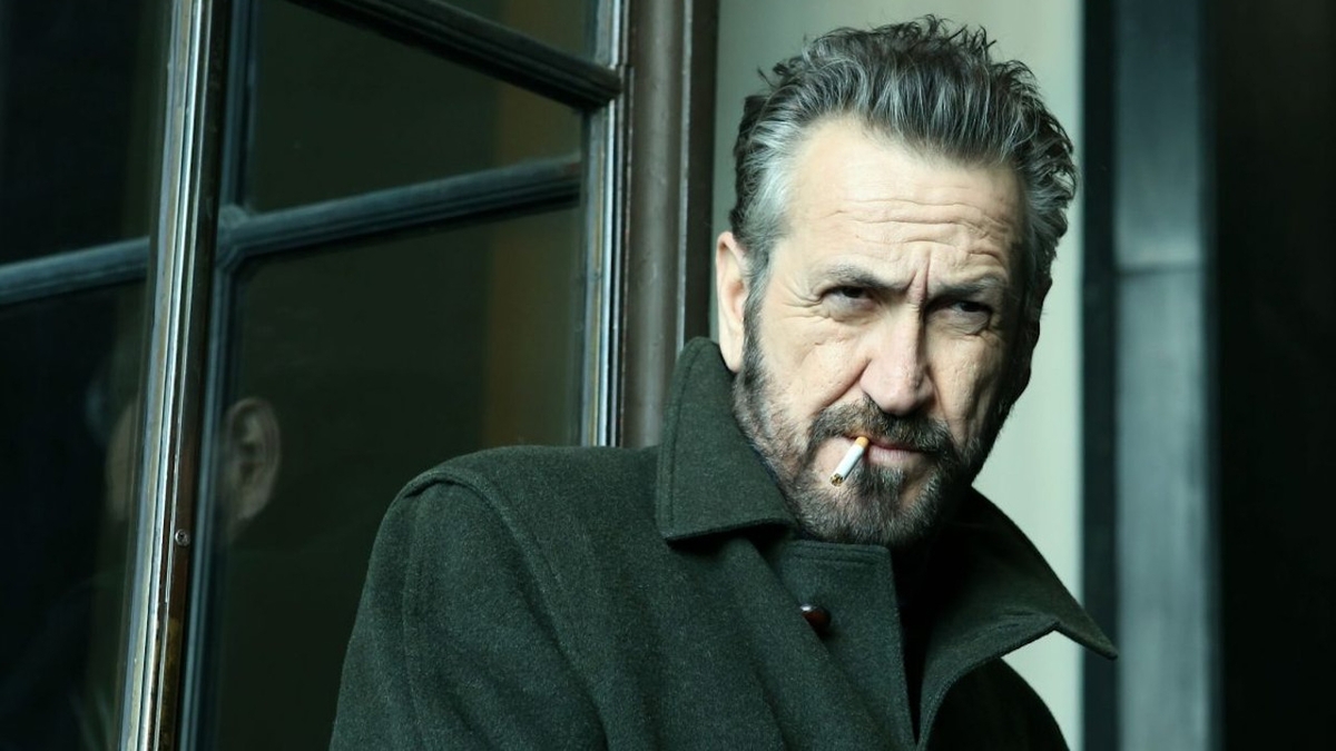 Marco Giallini in Rocco Schiavone, una delle Serie Tv da vedere su RaiPlay
