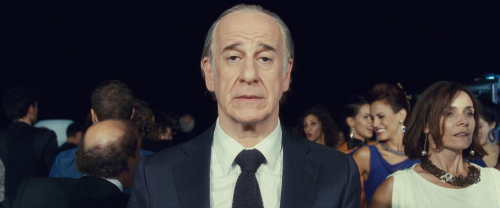 Toni Servillo, uno dei migliori attori italiani, in una scena de La Grande Bellezza