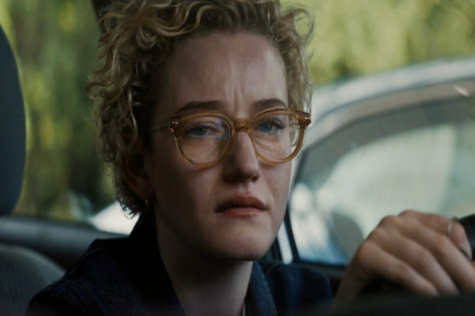 Julia Garner in una scena di Weapons, uno dei migliori film usciti ad agosto