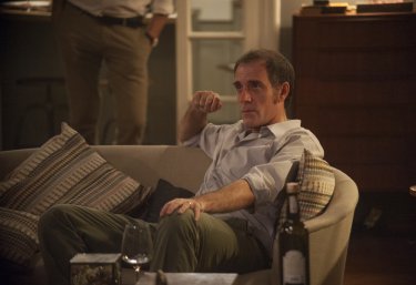 Valerio Mastandrea, uno dei migliori attori italiani, in una scena di Perfetti Sconosciuti