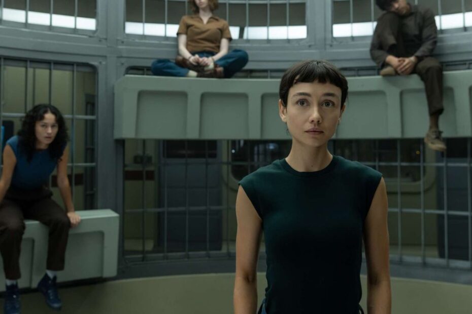 Marcy e gli altri bimbi sperduti nella gabbia prima di liberarsi in Alien: Pianeta Terra 1x08