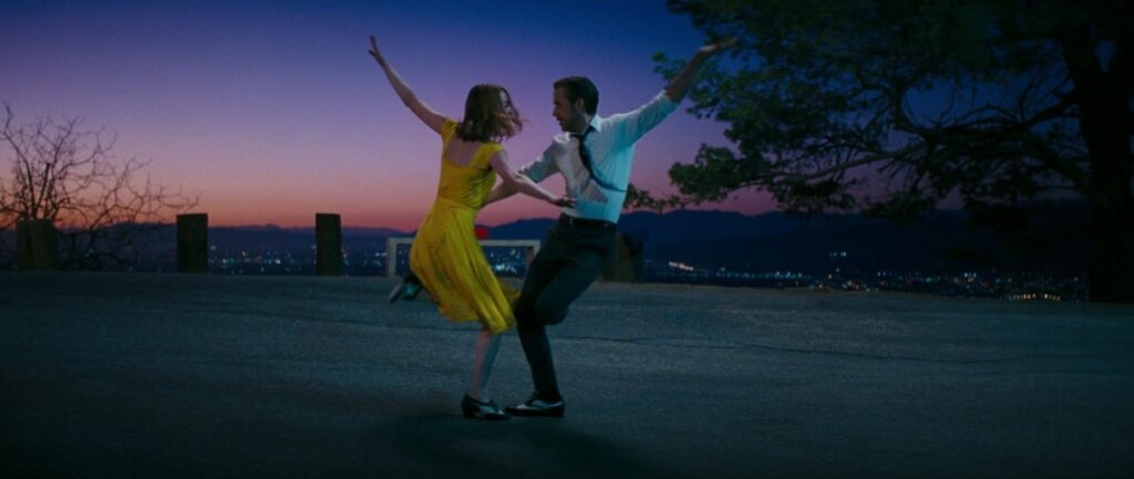 Emma Stone e Ryan Gosling in una scena de La La Land