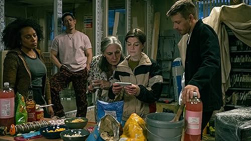 La festa in ufficio per il congedo di Louisa