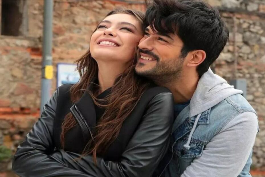 Burak Özçivit e Neslihan Atagül in una scena di Endless Love